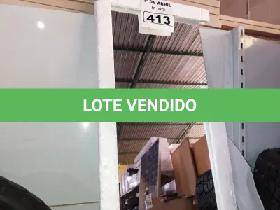 LOTE 413 - 02 ESPELHOS. (NO ESTADO) ATENÇÃO! FAZER A VISITAÇÃO ANTES DE ARREMATAR, NÃO SABEMOS SE FUNCIONA. LEILÃO NÃO TEM GARANTIA E NEM DEVOLUÇÃO, SUJEITO A POSSÍVEIS AVARIAS VISÍVEIS/OCULTAS E/OU AUSÊNCIA DE COMPONENTES.