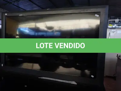 LOTE 262 - 01 PAINEL DE PROPAGANDA E 01 TV MARCAS E MODELOS DIVERSOS PARA RETIRADA DE PEÇAS. (NO ESTADO) ATENÇÃO! FAZER A VISITAÇÃO ANTES DE ARREMATAR, NÃO SABEMOS SE FUNCIONA. LEILÃO NÃO TEM GARANTIA E NEM DEVOLUÇÃO, SUJEITO A POSSÍVEIS AVARIAS VISÍVEIS/OCULTAS E/OU AUSÊNCIA DE COMPONENTES.