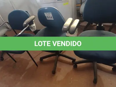 LOTE 514 - 03 CADEIRAS DE ESCRITÓRIO SENDO 01 COM BASE FIXA. (NO ESTADO) ATENÇÃO! FAZER A VISITAÇÃO ANTES DE ARREMATAR, NÃO SABEMOS SE FUNCIONA. LEILÃO NÃO TEM GARANTIA E NEM DEVOLUÇÃO, SUJEITO A POSSÍVEIS AVARIAS VISÍVEIS/OCULTAS E/OU AUSÊNCIA DE COMPONENTES.