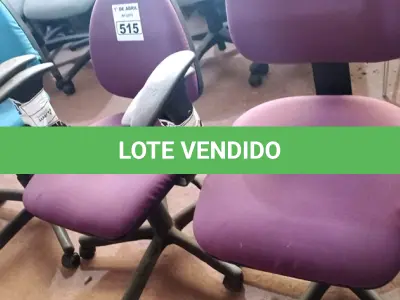 LOTE 515 - 03 CADEIRAS DE ESCRITÓRIO COM BASE GIRATÓRIA. (NO ESTADO) ATENÇÃO! FAZER A VISITAÇÃO ANTES DE ARREMATAR, NÃO SABEMOS SE FUNCIONA. LEILÃO NÃO TEM GARANTIA E NEM DEVOLUÇÃO, SUJEITO A POSSÍVEIS AVARIAS VISÍVEIS/OCULTAS E/OU AUSÊNCIA DE COMPONENTES.