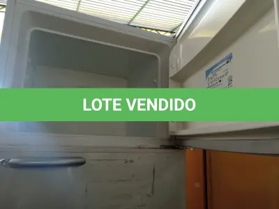 LOTE 506 - 01 GELADEIRA DUPLEX 220V. (NO ESTADO) ATENÇÃO! FAZER A VISITAÇÃO ANTES DE ARREMATAR, NÃO SABEMOS SE FUNCIONA. LEILÃO NÃO TEM GARANTIA E NEM DEVOLUÇÃO, SUJEITO A POSSÍVEIS AVARIAS VISÍVEIS/OCULTAS E/OU AUSÊNCIA DE COMPONENTES.