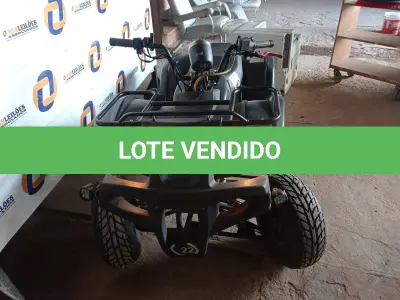 LOTE 343 - 01 QUADRICICLO 200CC. (NO ESTADO) ATENÇÃO! FAZER A VISITAÇÃO ANTES DE ARREMATAR, NÃO SABEMOS SE FUNCIONA. LEILÃO NÃO TEM GARANTIA E NEM DEVOLUÇÃO, SUJEITO A POSSÍVEIS AVARIAS VISÍVEIS/OCULTAS E/OU AUSÊNCIA DE COMPONENTES.
