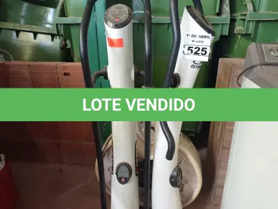 LOTE 525 - 02 APARELHOS DE GINASTICA. (NO ESTADO) ATENÇÃO! FAZER A VISITAÇÃO ANTES DE ARREMATAR, NÃO SABEMOS SE FUNCIONA. LEILÃO NÃO TEM GARANTIA E NEM DEVOLUÇÃO, SUJEITO A POSSÍVEIS AVARIAS VISÍVEIS/OCULTAS E/OU AUSÊNCIA DE COMPONENTES.