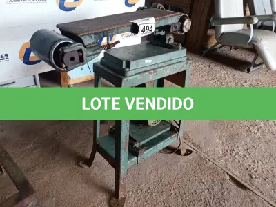 LOTE 494 - 01 LIXADEIRA DE CINTA PARA MARCENARIA. (NO ESTADO) ATENÇÃO! FAZER A VISITAÇÃO ANTES DE ARREMATAR, NÃO SABEMOS SE FUNCIONA. LEILÃO NÃO TEM GARANTIA E NEM DEVOLUÇÃO, SUJEITO A POSSÍVEIS AVARIAS VISÍVEIS/OCULTAS E/OU AUSÊNCIA DE COMPONENTES.