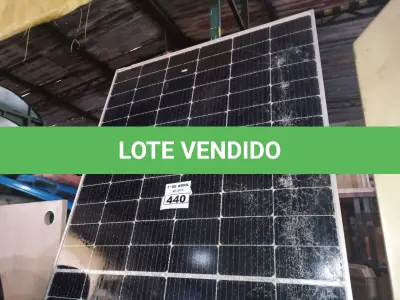 LOTE 440 - 01 PLACA SOLAR 41V 445W COM AVARIAS. (NO ESTADO) ATENÇÃO! FAZER A VISITAÇÃO ANTES DE ARREMATAR, NÃO SABEMOS SE FUNCIONA. LEILÃO NÃO TEM GARANTIA E NEM DEVOLUÇÃO, SUJEITO A POSSÍVEIS AVARIAS VISÍVEIS/OCULTAS E/OU AUSÊNCIA DE COMPONENTES.
