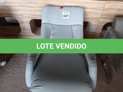 LOTE 327 - 01 POLTRONA PARA DESCANSO RECLINÁVEL COM AVARIAS. (NO ESTADO) ATENÇÃO! FAZER A VISITAÇÃO ANTES DE ARREMATAR, NÃO SABEMOS SE FUNCIONA. LEILÃO NÃO TEM GARANTIA E NEM DEVOLUÇÃO, SUJEITO A POSSÍVEIS AVARIAS VISÍVEIS/OCULTAS E/OU AUSÊNCIA DE COMPONENTES.