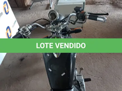 LOTE 345 - 01 MOTO KANSAS 150 ANO/MODELO 2008 NA COR PRETA. (NO ESTADO) ATENÇÃO! FAZER A VISITAÇÃO ANTES DE ARREMATAR, NÃO SABEMOS SE FUNCIONA. LEILÃO NÃO TEM GARANTIA E NEM DEVOLUÇÃO, SUJEITO A POSSÍVEIS AVARIAS VISÍVEIS/OCULTAS E/OU AUSÊNCIA DE COMPONENTES.