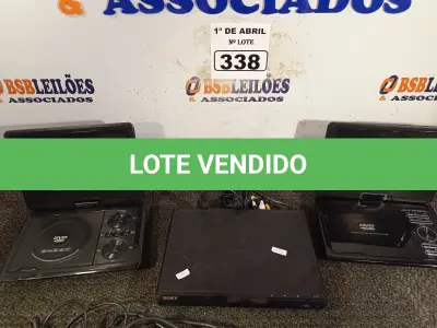 LOTE 338 - 01 APARELHO DE DVD, 01 FONTE DO NOTEBOOK SONY E 02 LEITORES DE DVD PORTÁTIL. (NO ESTADO) ATENÇÃO! FAZER A VISITAÇÃO ANTES DE ARREMATAR, NÃO SABEMOS SE FUNCIONA. LEILÃO NÃO TEM GARANTIA E NEM DEVOLUÇÃO, SUJEITO A POSSÍVEIS AVARIAS VISÍVEIS/OCULTAS E/OU AUSÊNCIA DE COMPONENTES.