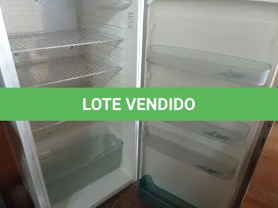 LOTE 357 - 01 GELADEIRA MARCA ELECTROLUX 220V. (NO ESTADO) ATENÇÃO! FAZER A VISITAÇÃO ANTES DE ARREMATAR, NÃO SABEMOS SE FUNCIONA. LEILÃO NÃO TEM GARANTIA E NEM DEVOLUÇÃO, SUJEITO A POSSÍVEIS AVARIAS VISÍVEIS/OCULTAS E/OU AUSÊNCIA DE COMPONENTES.