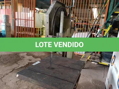 LOTE 493 - 01 SERRA FITA PARA MARCENARIA. (NO ESTADO) ATENÇÃO! FAZER A VISITAÇÃO ANTES DE ARREMATAR, NÃO SABEMOS SE FUNCIONA. LEILÃO NÃO TEM GARANTIA E NEM DEVOLUÇÃO, SUJEITO A POSSÍVEIS AVARIAS VISÍVEIS/OCULTAS E/OU AUSÊNCIA DE COMPONENTES.