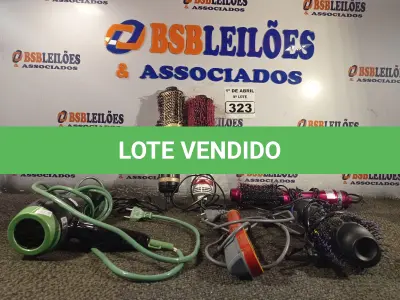 LOTE 323 - 05 ESCOVAS ROTATIVAS E 01 SECADOR. (NO ESTADO) ATENÇÃO! FAZER A VISITAÇÃO ANTES DE ARREMATAR, NÃO SABEMOS SE FUNCIONA. LEILÃO NÃO TEM GARANTIA E NEM DEVOLUÇÃO, SUJEITO A POSSÍVEIS AVARIAS VISÍVEIS/OCULTAS E/OU AUSÊNCIA DE COMPONENTES.
