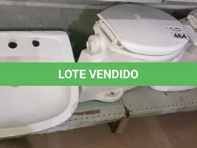 LOTE 464 - 02 VASOS SANITÁRIO E 01 CUBA PARA LAVATÓRIO. (NO ESTADO) ATENÇÃO! FAZER A VISITAÇÃO ANTES DE ARREMATAR, NÃO SABEMOS SE FUNCIONA. LEILÃO NÃO TEM GARANTIA E NEM DEVOLUÇÃO, SUJEITO A POSSÍVEIS AVARIAS VISÍVEIS/OCULTAS E/OU AUSÊNCIA DE COMPONENTES.