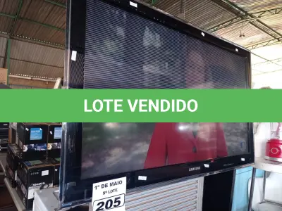 LOTE 205 - 01 TV SAMSUNG 40” POL. (NO ESTADO) ATENÇÃO! FAZER A VISITAÇÃO ANTES DE ARREMATAR, NÃO SABEMOS SE FUNCIONA. LEILÃO NÃO TEM GARANTIA E NEM DEVOLUÇÃO, SUJEITO A POSSÍVEIS AVARIAS VISÍVEIS/OCULTAS E/OU AUSÊNCIA DE COMPONENTES.