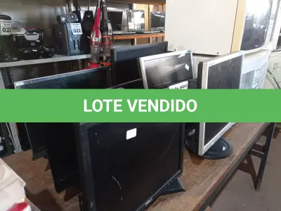 LOTE 138 - 08 MONITORES MARCAS E MODELOS DIVERSOS PARA RETIRADA DE PEÇAS. (NO ESTADO) ATENÇÃO! FAZER A VISITAÇÃO ANTES DE ARREMATAR, NÃO SABEMOS SE FUNCIONA. LEILÃO NÃO TEM GARANTIA E NEM DEVOLUÇÃO, SUJEITO A POSSÍVEIS AVARIAS VISÍVEIS/OCULTAS E/OU AUSÊNCIA DE COMPONENTES.