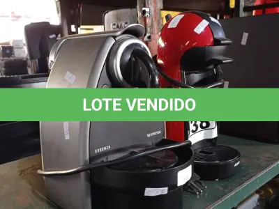 LOTE 038 - 01 CAFETEIRA NESPRESSO E 01 CAFETEIRA DOLCE GUSTO. (NO ESTADO) ATENÇÃO! FAZER A VISITAÇÃO ANTES DE ARREMATAR, NÃO SABEMOS SE FUNCIONA. LEILÃO NÃO TEM GARANTIA E NEM DEVOLUÇÃO, SUJEITO A POSSÍVEIS AVARIAS VISÍVEIS/OCULTAS E/OU AUSÊNCIA DE COMPONENTES.