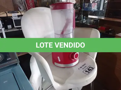 LOTE 143 - 02 CADEIRAS COM BASE CROMADA E 01 LIQUIDIFICADOR. (NO ESTADO) ATENÇÃO! FAZER A VISITAÇÃO ANTES DE ARREMATAR, NÃO SABEMOS SE FUNCIONA. LEILÃO NÃO TEM GARANTIA E NEM DEVOLUÇÃO, SUJEITO A POSSÍVEIS AVARIAS VISÍVEIS/OCULTAS E/OU AUSÊNCIA DE COMPONENTES.