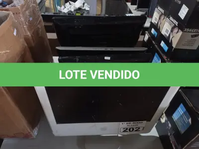 LOTE 202 - 01 ALL IN ONE E 03 MONITORES MARCAS E MODELOS DIVERSOS PARA RETIRADA DE PEÇAS. (NO ESTADO) ATENÇÃO! FAZER A VISITAÇÃO ANTES DE ARREMATAR, NÃO SABEMOS SE FUNCIONA. LEILÃO NÃO TEM GARANTIA E NEM DEVOLUÇÃO, SUJEITO A POSSÍVEIS AVARIAS VISÍVEIS/OCULTAS E/OU AUSÊNCIA DE COMPONENTES.