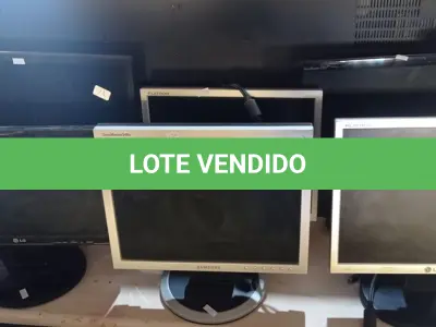 LOTE 136 - 06 MONITORES MARCAS E MODELOS DIVERSOS PARA RETIRADA DE PEÇAS. (NO ESTADO) ATENÇÃO! FAZER A VISITAÇÃO ANTES DE ARREMATAR, NÃO SABEMOS SE FUNCIONA. LEILÃO NÃO TEM GARANTIA E NEM DEVOLUÇÃO, SUJEITO A POSSÍVEIS AVARIAS VISÍVEIS/OCULTAS E/OU AUSÊNCIA DE COMPONENTES.