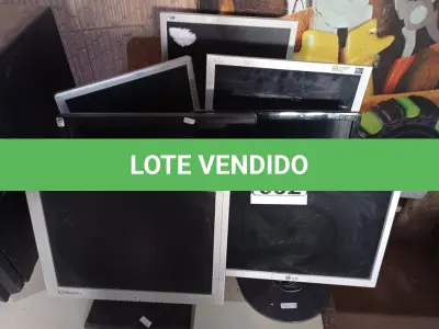 LOTE 002 - 07 MONITORES MARCAS E MODELOS DIVERSOS PARA RETIRADA DE PEÇAS. (NO ESTADO) ATENÇÃO! FAZER A VISITAÇÃO ANTES DE ARREMATAR, NÃO SABEMOS SE FUNCIONA. LEILÃO NÃO TEM GARANTIA E NEM DEVOLUÇÃO, SUJEITO A POSSÍVEIS AVARIAS VISÍVEIS/OCULTAS E/OU AUSÊNCIA DE COMPONENTES.