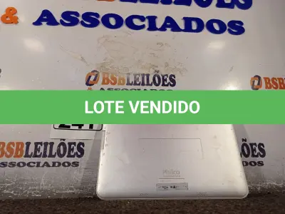 LOTE 241 - 01 TABLET MARCA PHILCO. (NO ESTADO) ATENÇÃO! FAZER A VISITAÇÃO ANTES DE ARREMATAR, NÃO SABEMOS SE FUNCIONA. LEILÃO NÃO TEM GARANTIA E NEM DEVOLUÇÃO, SUJEITO A POSSÍVEIS AVARIAS VISÍVEIS/OCULTAS E/OU AUSÊNCIA DE COMPONENTES.