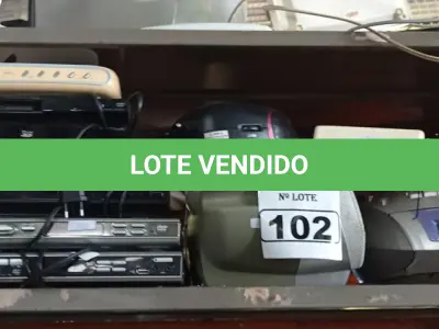 LOTE 102 - 03 APARELHOS DE SOM, 01 RADIO RELÓGIO E 07 APARELHOS DE DVD MARCAS E MODELOS DIVERSOS. (NO ESTADO) ATENÇÃO! FAZER A VISITAÇÃO ANTES DE ARREMATAR, NÃO SABEMOS SE FUNCIONA. LEILÃO NÃO TEM GARANTIA E NEM DEVOLUÇÃO, SUJEITO A POSSÍVEIS AVARIAS VISÍVEIS/OCULTAS E/OU AUSÊNCIA DE COMPONENTES.