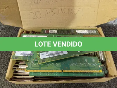 LOTE 252 - 01 RÁDIO COMUNICADOR. (NO ESTADO) ATENÇÃO! FAZER A VISITAÇÃO ANTES DE ARREMATAR, NÃO SABEMOS SE FUNCIONA. LEILÃO NÃO TEM GARANTIA E NEM DEVOLUÇÃO, SUJEITO A POSSÍVEIS AVARIAS VISÍVEIS/OCULTAS E/OU AUSÊNCIA DE COMPONENTES.