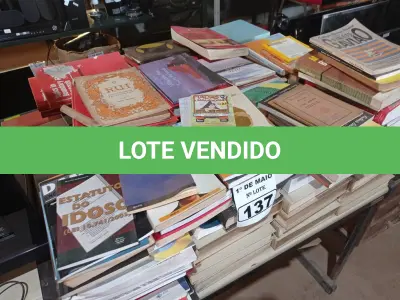 LOTE 137 - 01 LOTE COM LIVROS DIVERSOS. (NO ESTADO) ATENÇÃO! FAZER A VISITAÇÃO ANTES DE ARREMATAR, NÃO SABEMOS SE FUNCIONA. LEILÃO NÃO TEM GARANTIA E NEM DEVOLUÇÃO, SUJEITO A POSSÍVEIS AVARIAS VISÍVEIS/OCULTAS E/OU AUSÊNCIA DE COMPONENTES.