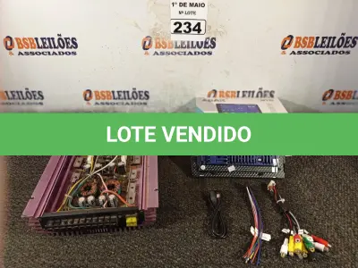 LOTE 234 - 01 CENTRAL MULTIMIDIA ANDROID 9” E 01 MODULO PIRÂMIDE 800. (NO ESTADO) ATENÇÃO! FAZER A VISITAÇÃO ANTES DE ARREMATAR, NÃO SABEMOS SE FUNCIONA. LEILÃO NÃO TEM GARANTIA E NEM DEVOLUÇÃO, SUJEITO A POSSÍVEIS AVARIAS VISÍVEIS/OCULTAS E/OU AUSÊNCIA DE COMPONENTES.