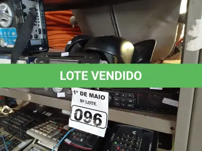 LOTE 096 - 01 CENTRAL MULTIMIDIA, 01 APARELHO DE SOM E 01 PAR DE RETROVISORES. (NO ESTADO) ATENÇÃO! FAZER A VISITAÇÃO ANTES DE ARREMATAR, NÃO SABEMOS SE FUNCIONA. LEILÃO NÃO TEM GARANTIA E NEM DEVOLUÇÃO, SUJEITO A POSSÍVEIS AVARIAS VISÍVEIS/OCULTAS E/OU AUSÊNCIA DE COMPONENTES.