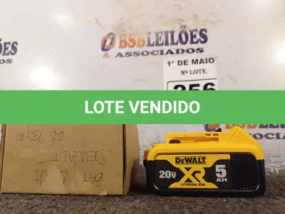 LOTE 256 - 01 BATERIA 20V DE 5AH MARCA DEWALT. (NOVA). (NO ESTADO)