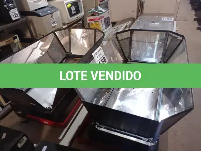 LOTE 158 - 02 LUMINÁRIAS PARA ESTÚDIO. (NO ESTADO) ATENÇÃO! FAZER A VISITAÇÃO ANTES DE ARREMATAR, NÃO SABEMOS SE FUNCIONA. LEILÃO NÃO TEM GARANTIA E NEM DEVOLUÇÃO, SUJEITO A POSSÍVEIS AVARIAS VISÍVEIS/OCULTAS E/OU AUSÊNCIA DE COMPONENTES.
