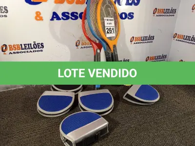 LOTE 261 - 04 RAQUETES MATA MOSQUITO E 05 PORTA CD’S. (NO ESTADO) ATENÇÃO! FAZER A VISITAÇÃO ANTES DE ARREMATAR, NÃO SABEMOS SE FUNCIONA. LEILÃO NÃO TEM GARANTIA E NEM DEVOLUÇÃO, SUJEITO A POSSÍVEIS AVARIAS VISÍVEIS/OCULTAS E/OU AUSÊNCIA DE COMPONENTES.