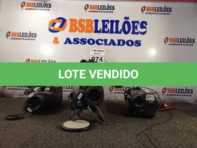 LOTE 074 - 03 FILMADORAS MARCAS E MODELOS DIVERSOS. (NO ESTADO) ATENÇÃO! FAZER A VISITAÇÃO ANTES DE ARREMATAR, NÃO SABEMOS SE FUNCIONA. LEILÃO NÃO TEM GARANTIA E NEM DEVOLUÇÃO, SUJEITO A POSSÍVEIS AVARIAS VISÍVEIS/OCULTAS E/OU AUSÊNCIA DE COMPONENTES.