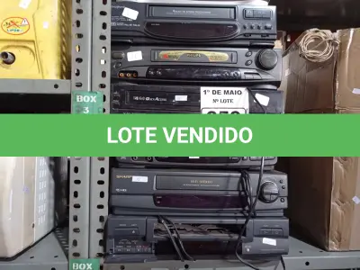 LOTE 050 - 07 APARELHOS DE VIDEOCASSETE MARCAS E MODELOS DIVERSOS. (NO ESTADO) ATENÇÃO! FAZER A VISITAÇÃO ANTES DE ARREMATAR, NÃO SABEMOS SE FUNCIONA. LEILÃO NÃO TEM GARANTIA E NEM DEVOLUÇÃO, SUJEITO A POSSÍVEIS AVARIAS VISÍVEIS/OCULTAS E/OU AUSÊNCIA DE COMPONENTES.