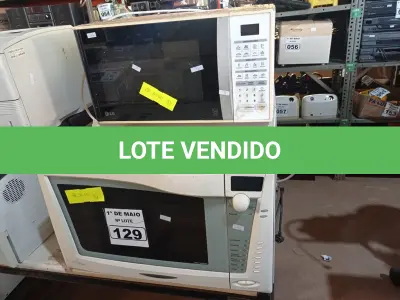 LOTE 129 - 03 MICRO-ONDAS MARCAS E MODELOS DIVERSOS. (NO ESTADO) ATENÇÃO! FAZER A VISITAÇÃO ANTES DE ARREMATAR, NÃO SABEMOS SE FUNCIONA. LEILÃO NÃO TEM GARANTIA E NEM DEVOLUÇÃO, SUJEITO A POSSÍVEIS AVARIAS VISÍVEIS/OCULTAS E/OU AUSÊNCIA DE COMPONENTES.