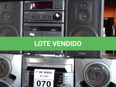 LOTE 070 - 02 APARELHOS DE SOM MARCAS E MODELOS DIVERSOS. (NO ESTADO) ATENÇÃO! FAZER A VISITAÇÃO ANTES DE ARREMATAR, NÃO SABEMOS SE FUNCIONA. LEILÃO NÃO TEM GARANTIA E NEM DEVOLUÇÃO, SUJEITO A POSSÍVEIS AVARIAS VISÍVEIS/OCULTAS E/OU AUSÊNCIA DE COMPONENTES.