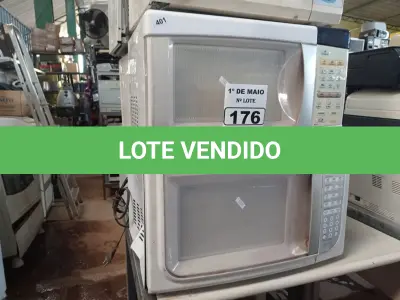 LOTE 176 - 06 MICRO-ONDAS MARCAS E MODELOS DIVERSOS PARA RETIRADA DE PEÇAS. (NO ESTADO) ATENÇÃO! FAZER A VISITAÇÃO ANTES DE ARREMATAR, NÃO SABEMOS SE FUNCIONA. LEILÃO NÃO TEM GARANTIA E NEM DEVOLUÇÃO, SUJEITO A POSSÍVEIS AVARIAS VISÍVEIS/OCULTAS E/OU AUSÊNCIA DE COMPONENTES.