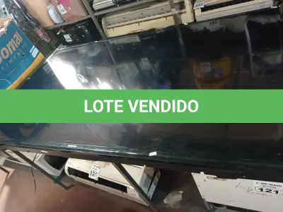 LOTE 119 - 01 TV SAMSUNG 60” POL PARA RETIRADA DE PEÇAS. (NO ESTADO) ATENÇÃO! FAZER A VISITAÇÃO ANTES DE ARREMATAR, NÃO SABEMOS SE FUNCIONA. LEILÃO NÃO TEM GARANTIA E NEM DEVOLUÇÃO, SUJEITO A POSSÍVEIS AVARIAS VISÍVEIS/OCULTAS E/OU AUSÊNCIA DE COMPONENTES.