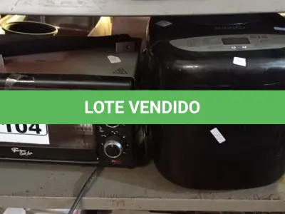 LOTE 104 - 01 FORNO ELÉTRICO E 01 MÁQUINA DE FAZER PÃO MARCA SUGGAR 220V. (NO ESTADO) ATENÇÃO! FAZER A VISITAÇÃO ANTES DE ARREMATAR, NÃO SABEMOS SE FUNCIONA. LEILÃO NÃO TEM GARANTIA E NEM DEVOLUÇÃO, SUJEITO A POSSÍVEIS AVARIAS VISÍVEIS/OCULTAS E/OU AUSÊNCIA DE COMPONENTES.