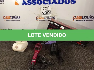 LOTE 230 - 03 ESCOVAS, 01 SECADOR E 01 MASSAGEADOR MARCAS E MODELOS DIVERSOS. (NO ESTADO) ATENÇÃO! FAZER A VISITAÇÃO ANTES DE ARREMATAR, NÃO SABEMOS SE FUNCIONA. LEILÃO NÃO TEM GARANTIA E NEM DEVOLUÇÃO, SUJEITO A POSSÍVEIS AVARIAS VISÍVEIS/OCULTAS E/OU AUSÊNCIA DE COMPONENTES.
