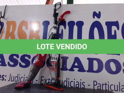 LOTE 018 - 02 ASPIRADORES DE PÓ MARCAS E MODELOS DIVERSOS. (NO ESTADO) ATENÇÃO! FAZER A VISITAÇÃO ANTES DE ARREMATAR, NÃO SABEMOS SE FUNCIONA. LEILÃO NÃO TEM GARANTIA E NEM DEVOLUÇÃO, SUJEITO A POSSÍVEIS AVARIAS VISÍVEIS/OCULTAS E/OU AUSÊNCIA DE COMPONENTES.
