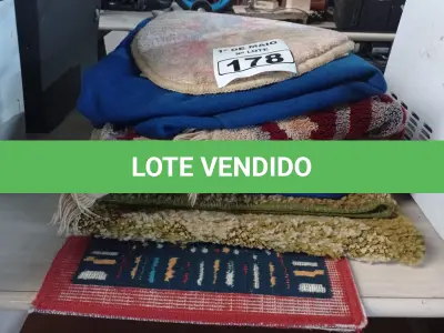 LOTE 178 - 01 LOTE COM TAPETES DIVERSOS. (NO ESTADO) ATENÇÃO! FAZER A VISITAÇÃO ANTES DE ARREMATAR, NÃO SABEMOS SE FUNCIONA. LEILÃO NÃO TEM GARANTIA E NEM DEVOLUÇÃO, SUJEITO A POSSÍVEIS AVARIAS VISÍVEIS/OCULTAS E/OU AUSÊNCIA DE COMPONENTES.
