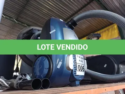 LOTE 006 - 02 ASPIRADORES DE PÓ MARCAS E MODELOS DIVERSOS. (NO ESTADO) ATENÇÃO! FAZER A VISITAÇÃO ANTES DE ARREMATAR, NÃO SABEMOS SE FUNCIONA. LEILÃO NÃO TEM GARANTIA E NEM DEVOLUÇÃO, SUJEITO A POSSÍVEIS AVARIAS VISÍVEIS/OCULTAS E/OU AUSÊNCIA DE COMPONENTES.