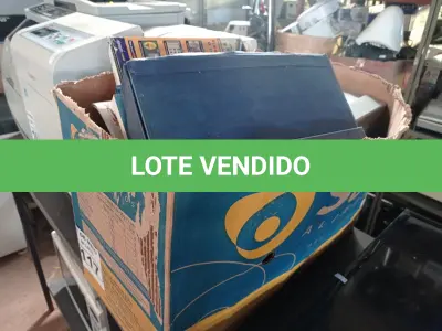 LOTE 117 - 01 LOTE COM VÁRIOS LIVROS DVD’S E FITAS CASSETE DE CURSOS DE IDIOMAS. (NO ESTADO) ATENÇÃO! FAZER A VISITAÇÃO ANTES DE ARREMATAR, NÃO SABEMOS SE FUNCIONA. LEILÃO NÃO TEM GARANTIA E NEM DEVOLUÇÃO, SUJEITO A POSSÍVEIS AVARIAS VISÍVEIS/OCULTAS E/OU AUSÊNCIA DE COMPONENTES.