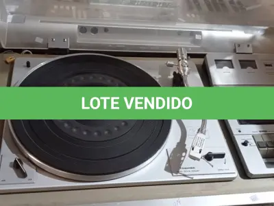 LOTE 157 - 01 TOCA DISCOS DE VINIL 2X1 MARCA TOSHIBA. (NO ESTADO) ATENÇÃO! FAZER A VISITAÇÃO ANTES DE ARREMATAR, NÃO SABEMOS SE FUNCIONA. LEILÃO NÃO TEM GARANTIA E NEM DEVOLUÇÃO, SUJEITO A POSSÍVEIS AVARIAS VISÍVEIS/OCULTAS E/OU AUSÊNCIA DE COMPONENTES.