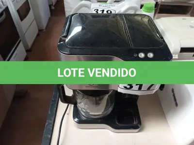 LOTE 317 - 01 CAFETEIRA HAMILTON. (NO ESTADO) ATENÇÃO! FAZER A VISITAÇÃO ANTES DE ARREMATAR, NÃO SABEMOS SE FUNCIONA. LEILÃO NÃO TEM GARANTIA E NEM DEVOLUÇÃO, SUJEITO A POSSÍVEIS AVARIAS VISÍVEIS/OCULTAS E/OU AUSÊNCIA DE COMPONENTES.