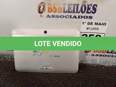 LOTE 258 - 01 TABLET MARCA PHILCO. (NO ESTADO) ATENÇÃO! FAZER A VISITAÇÃO ANTES DE ARREMATAR, NÃO SABEMOS SE FUNCIONA. LEILÃO NÃO TEM GARANTIA E NEM DEVOLUÇÃO, SUJEITO A POSSÍVEIS AVARIAS VISÍVEIS/OCULTAS E/OU AUSÊNCIA DE COMPONENTES.