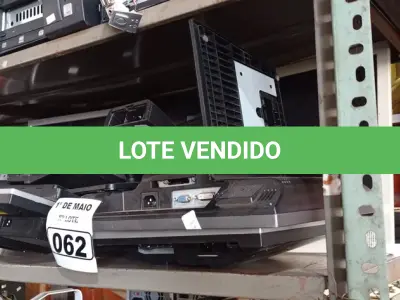 LOTE 062 - 08 MONITORES MARCAS E MODELOS DIVERSOS. (NO ESTADO) ATENÇÃO! FAZER A VISITAÇÃO ANTES DE ARREMATAR, NÃO SABEMOS SE FUNCIONA. LEILÃO NÃO TEM GARANTIA E NEM DEVOLUÇÃO, SUJEITO A POSSÍVEIS AVARIAS VISÍVEIS/OCULTAS E/OU AUSÊNCIA DE COMPONENTES.