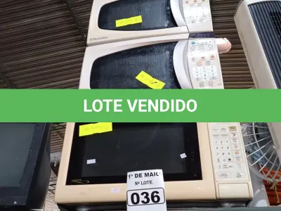 LOTE 036 - 03 MICRO-ONDAS MARCAS E MODELOS DIVERSOS. (NO ESTADO) ATENÇÃO! FAZER A VISITAÇÃO ANTES DE ARREMATAR, NÃO SABEMOS SE FUNCIONA. LEILÃO NÃO TEM GARANTIA E NEM DEVOLUÇÃO, SUJEITO A POSSÍVEIS AVARIAS VISÍVEIS/OCULTAS E/OU AUSÊNCIA DE COMPONENTES.