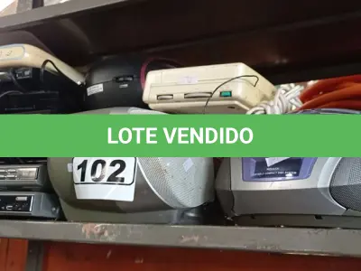 LOTE 102 - 03 APARELHOS DE SOM, 01 RADIO RELÓGIO E 07 APARELHOS DE DVD MARCAS E MODELOS DIVERSOS. (NO ESTADO) ATENÇÃO! FAZER A VISITAÇÃO ANTES DE ARREMATAR, NÃO SABEMOS SE FUNCIONA. LEILÃO NÃO TEM GARANTIA E NEM DEVOLUÇÃO, SUJEITO A POSSÍVEIS AVARIAS VISÍVEIS/OCULTAS E/OU AUSÊNCIA DE COMPONENTES.